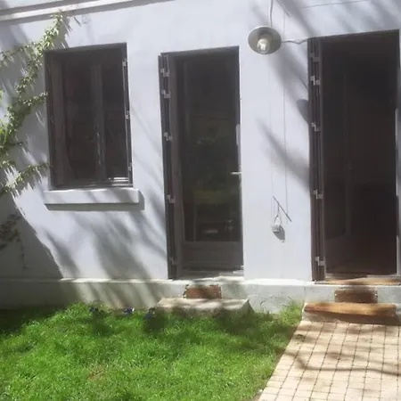 Town House, With Garden And Parking * 파리