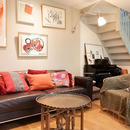 Town House, With Garden And Parking * Paris