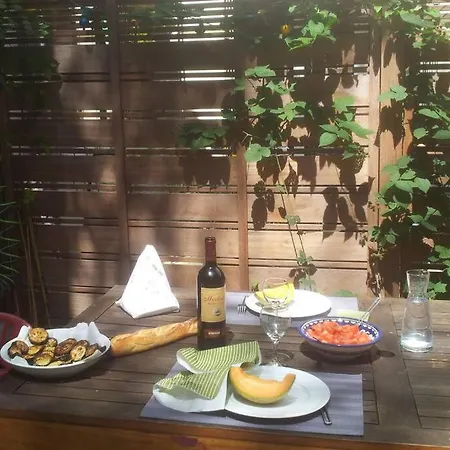 Town House, With Garden And Parking Holiday home Paris