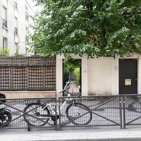 Town House, With Garden And Parking * Paris